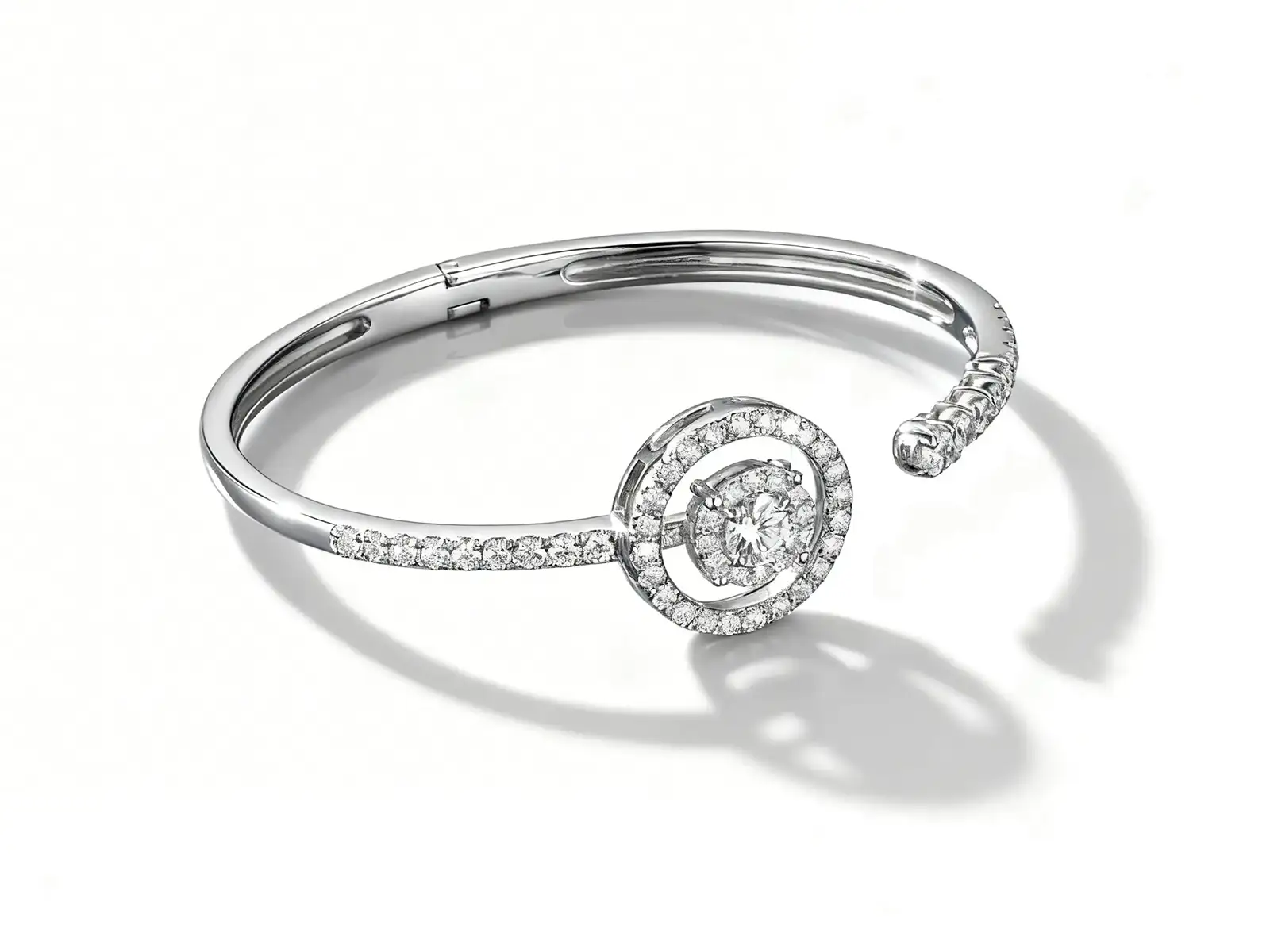 Bracciale in Oro Bianco con Diamante Centrale e Pavé Laterale VVS - immagine 4