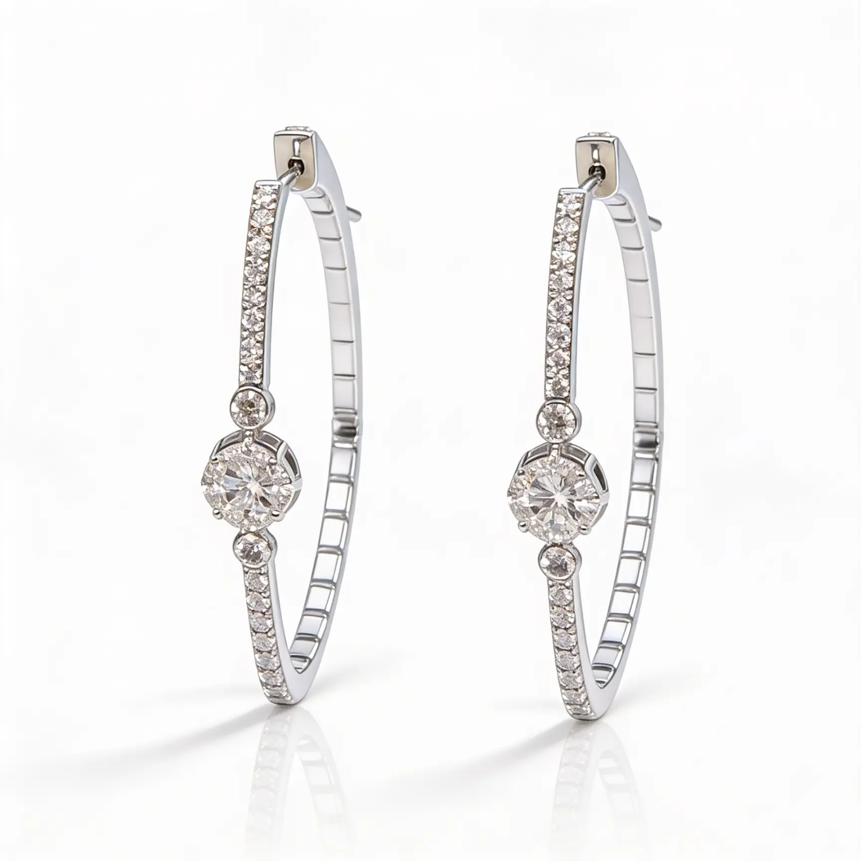 Orecchini a Cerchio in Oro 18k e Diamanti