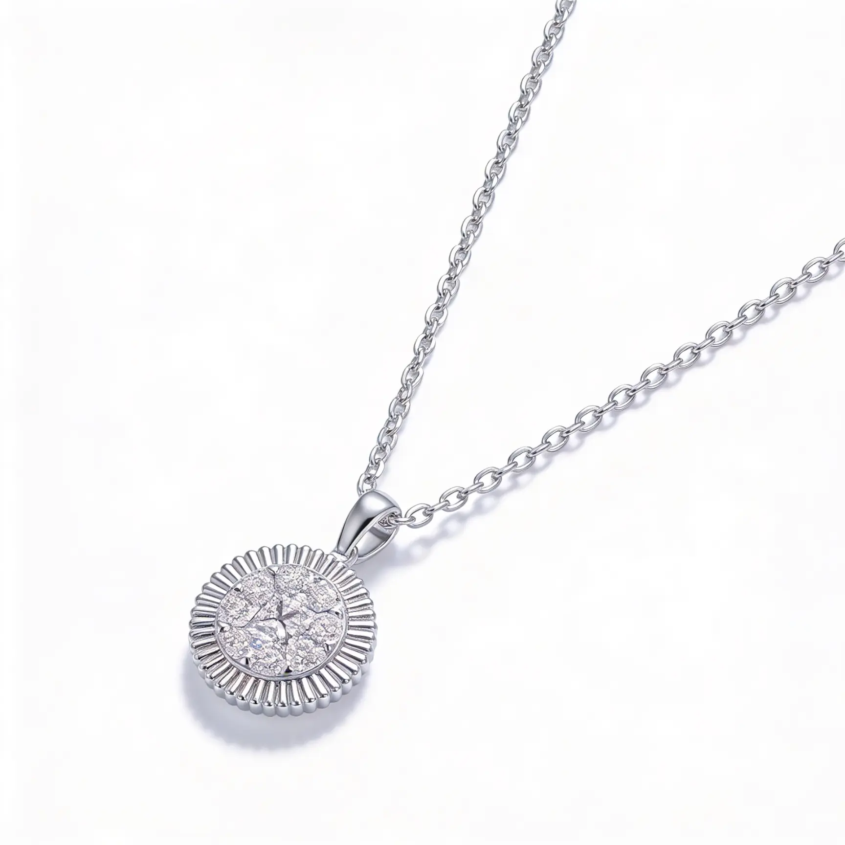 Collana Sole di Cristallo in Oro Bianco e Diamanti VVS - immagine 3